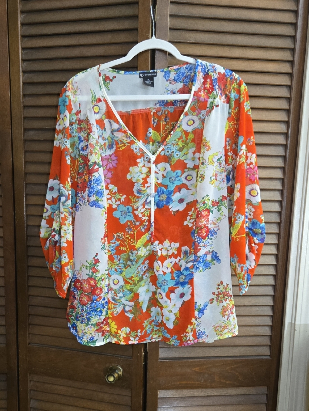 new directions Orange and White Floral V-Neck Blouse Vintage